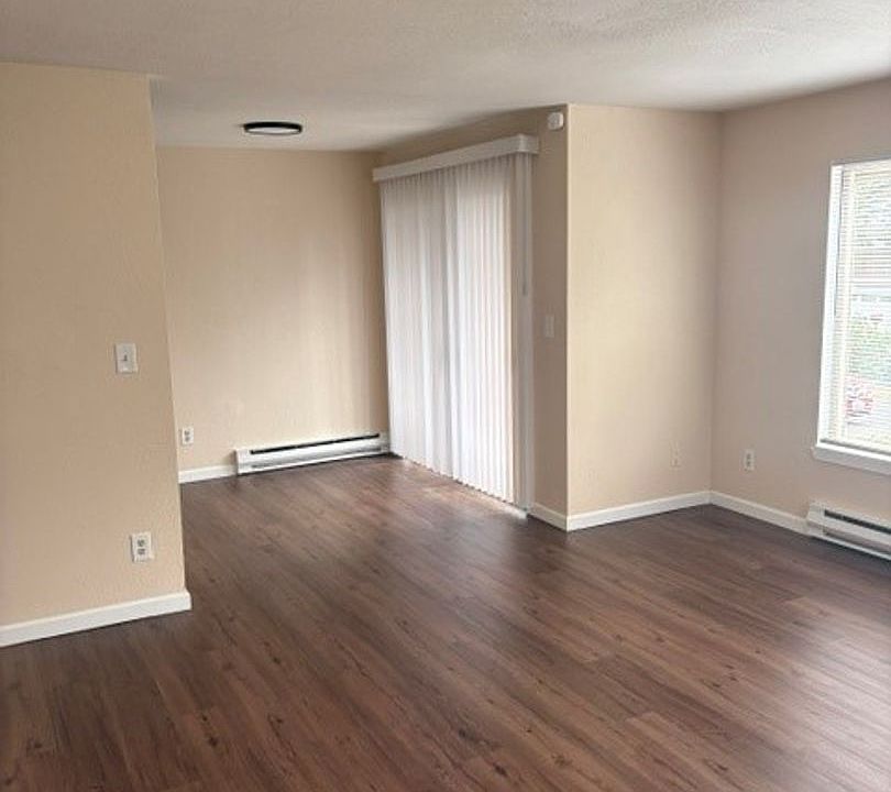 1st image of 222 SW 154th St APT 3