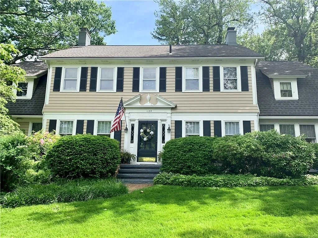 1135 Chestnut Hill Dr photo 1