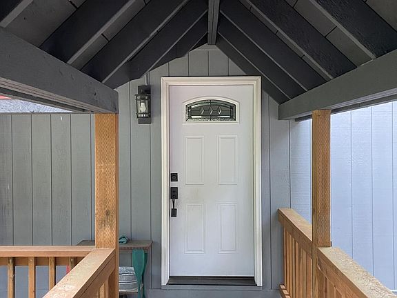 3rd image of 808 Small Tracts Rd