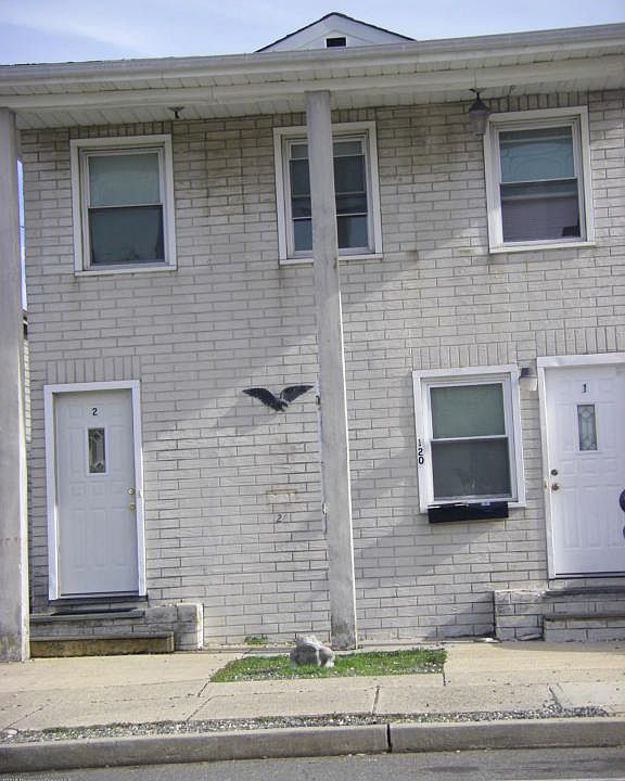 1st image of 120 Lincoln Ave