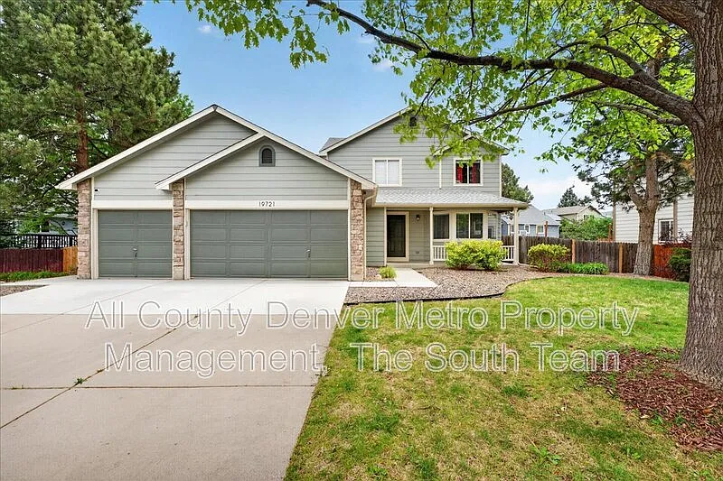 5 bed, 4.0 bath, 2582 sqft, $3,345 — Photo 3