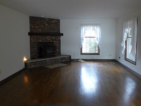 Living Room with corner FP