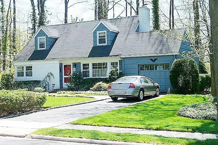258 Steamboat Rd — Photo 1