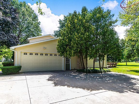 3rd image of 6356 Chaparral Dr