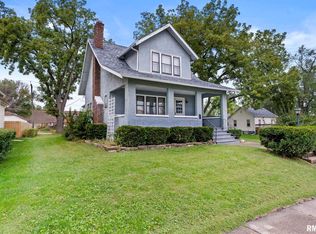 217 40th St, Moline, IL 61265