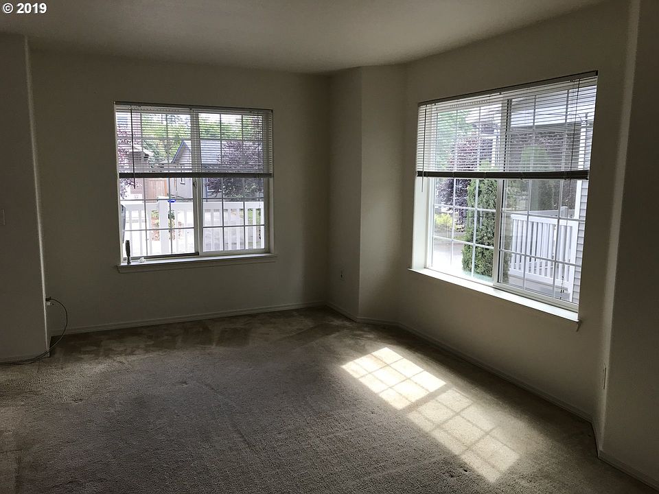 2nd image of 11829 SE Pine St