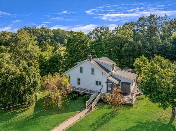 4101 Miracle Ridge Rd, Elizabeth, PA 15037