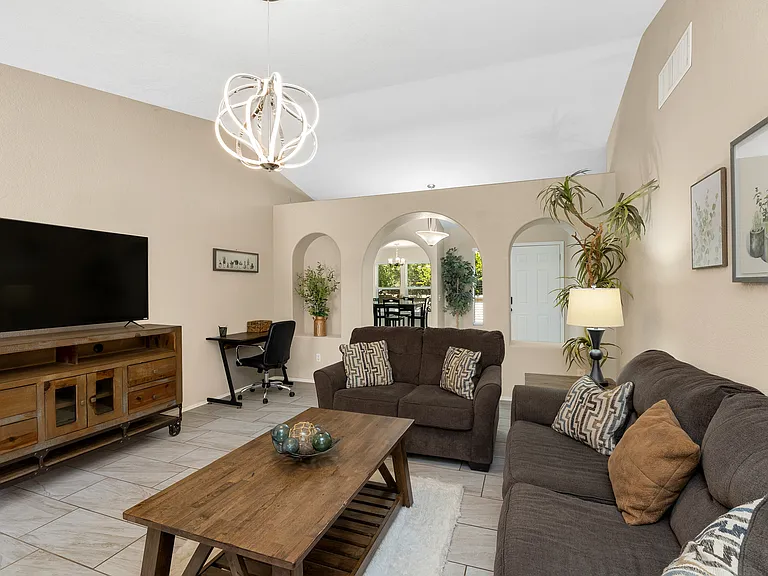 4285 W Plantation St — Photo 8