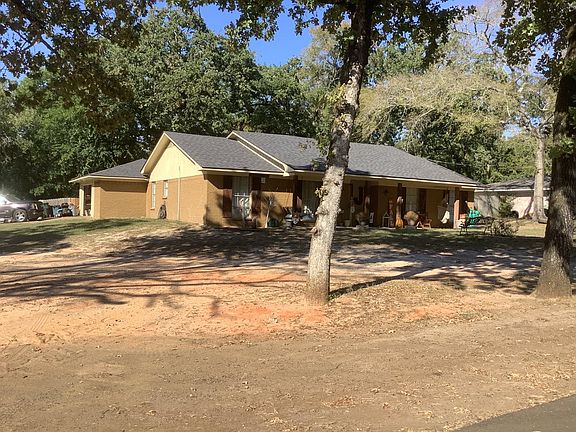 3rd image of 5192 Holly Ln