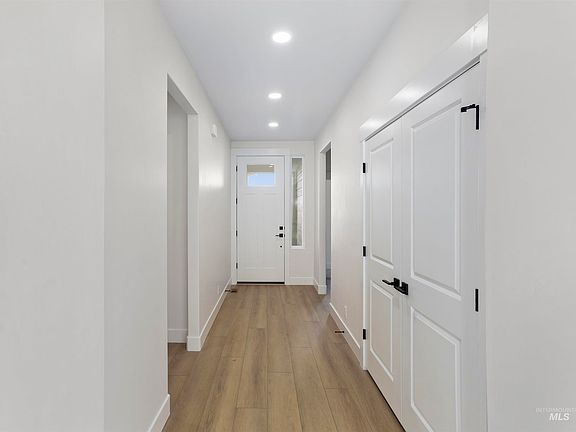 4th image of 4211 Tropic Way