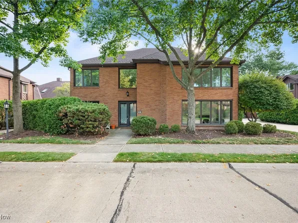 25 Brandon Pl, Rocky River, OH 44116