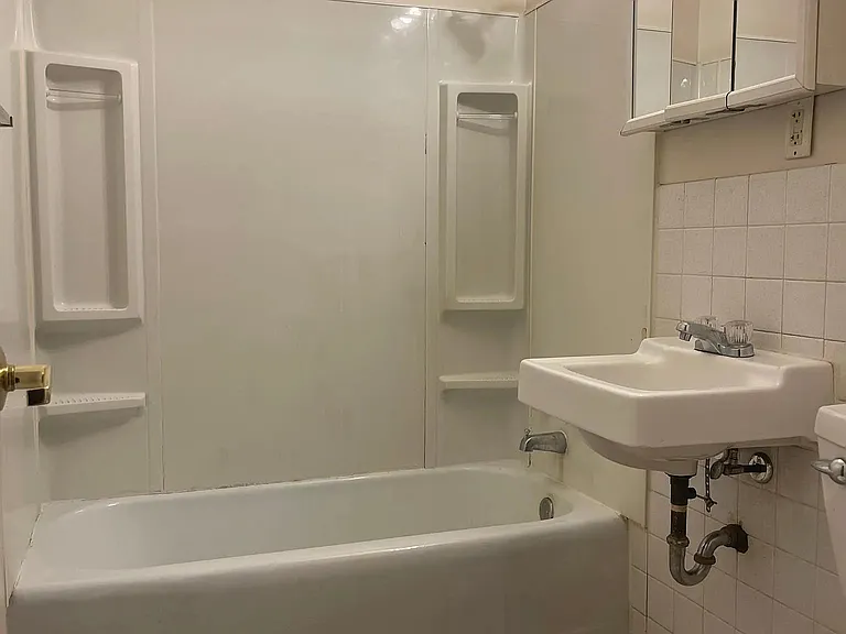 722 27th Ave S #9 — Photo 3