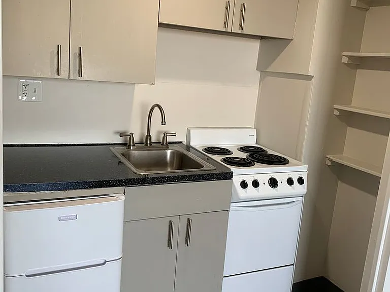 The Regency Apartments — Photo 56