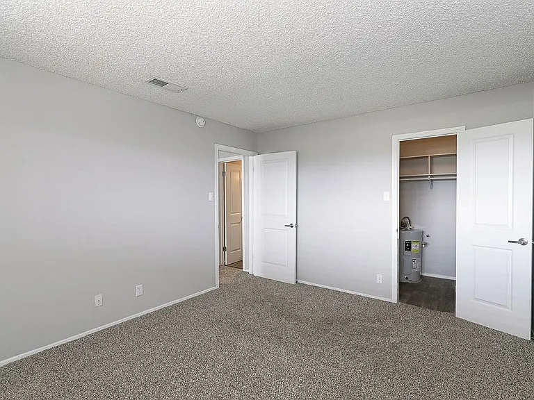 City Summit Apartments — Photo 44