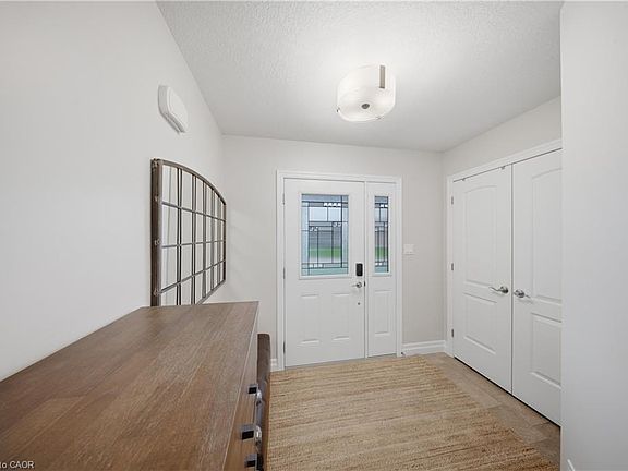 5th image of 300 Hutton St E