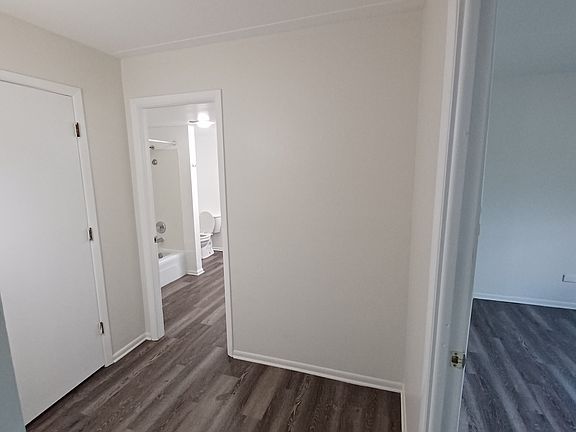5th image of 3703 James St #3H