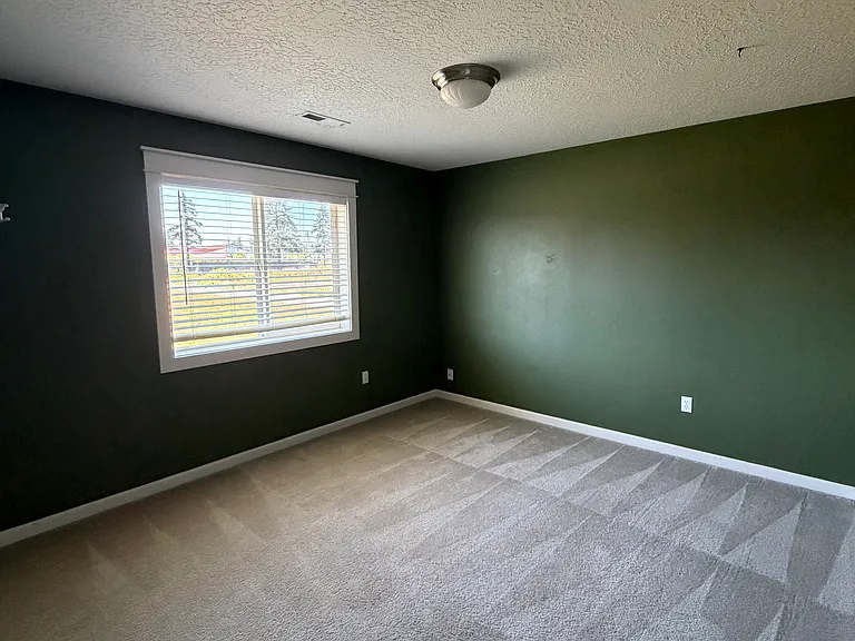 17202 NE 13th Ave — Photo 9