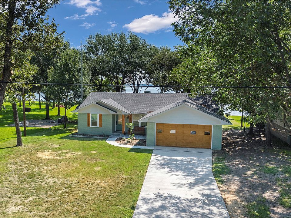 1st image of 159 Lakeshore Dr