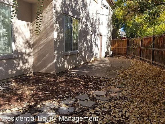 3rd image of 8357 Cortina Cir