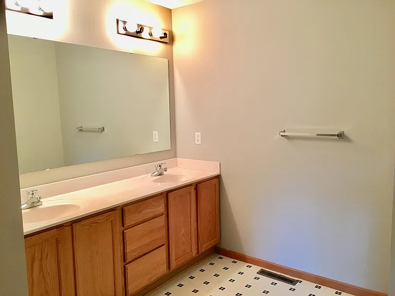 3027 Juniper Ln — Photo 16