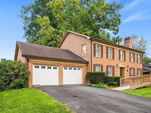 3rd image of 1435 English Forest Rd