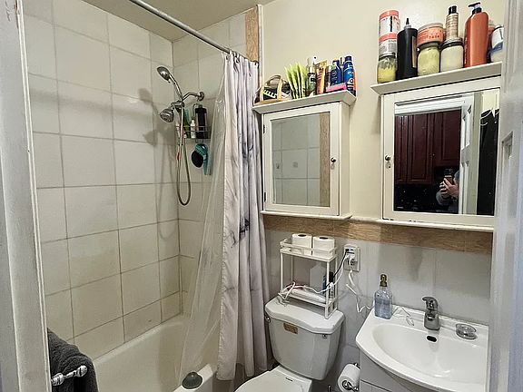 5th image of 444 E 78th St APT 12B
