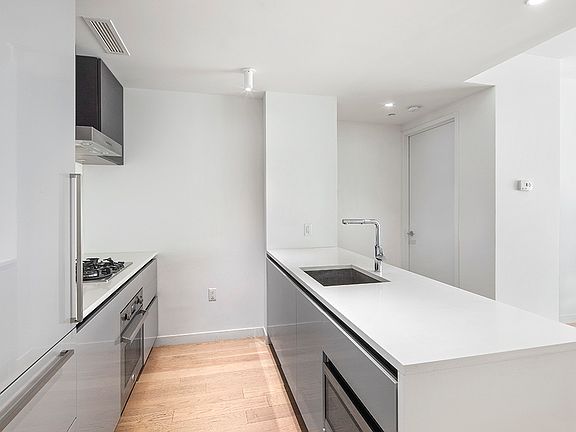 3rd image of 540 W 49th St APT 306-N