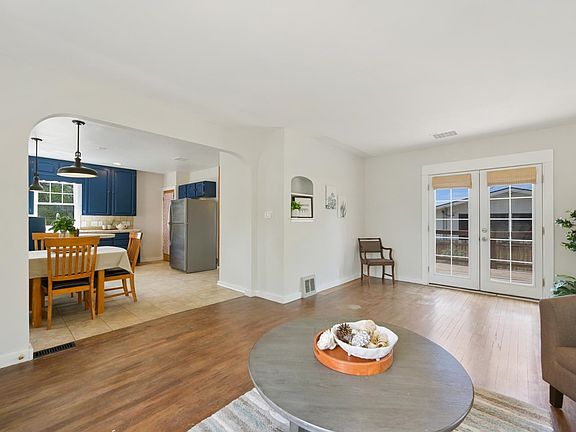 3rd image of 507 Lorey Dr