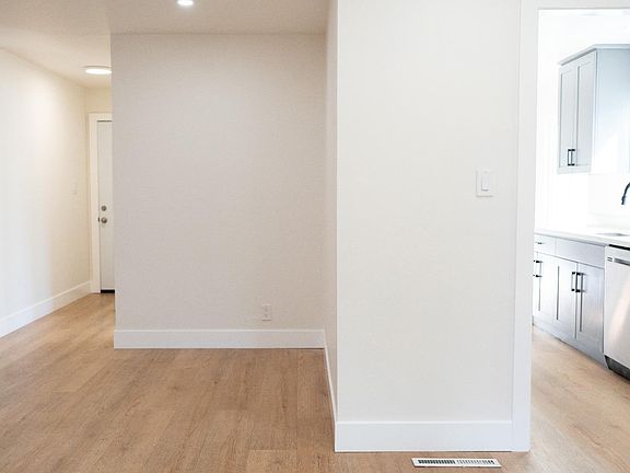 2nd image of 3545 OXFORD Street