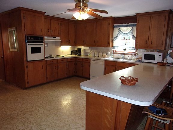 3rd image of 503 Old Abbeville Hwy