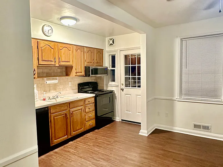 8313 Edgedale Rd — Photo 3