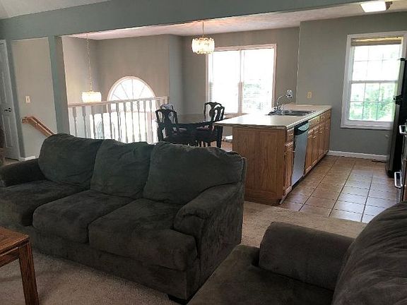 5th image of 281 Bradley Ln