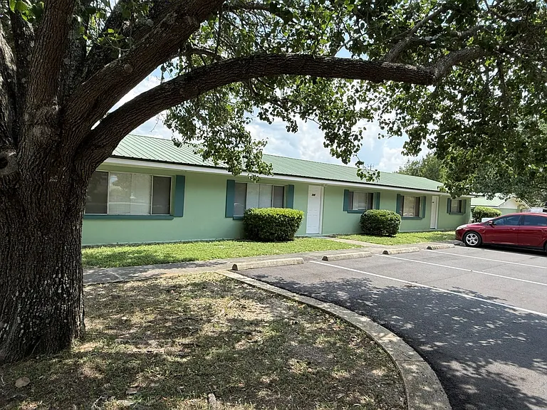 563 Florosa Ct — Photo 13