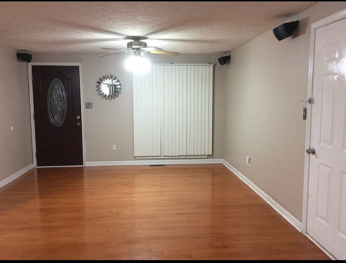 3 bed, 1148 sqft, $1,550 — Photo 2