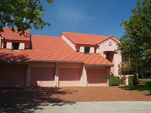 2nd image of 7828 Lexington Club Blvd APT D