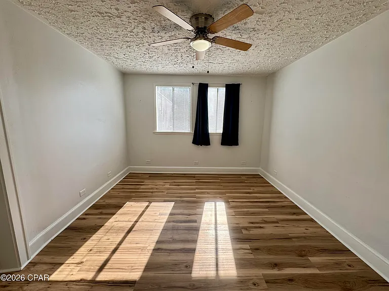 422 Magnolia Ave #4 — Photo 4