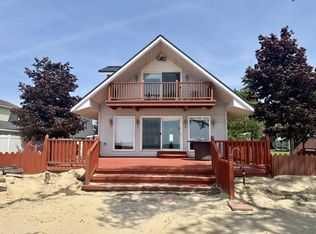 6954 James St, Caseville, MI 48725
