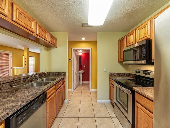3rd image of 107 Carina Cir
