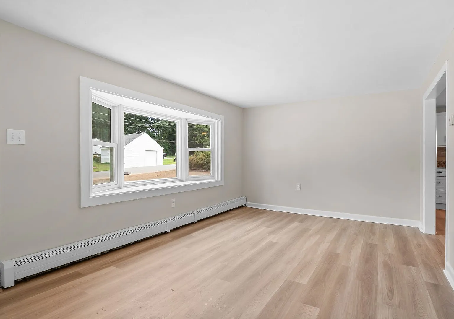 Newly Remodeled 3 Bedroom 1 Bathroom in Salem NH! — Photo 3