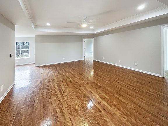 3rd image of 4212 Birch Dr