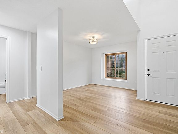 5th image of 508 3rd Ave NW