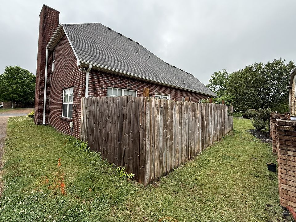 2nd image of 2422 Taylor Close