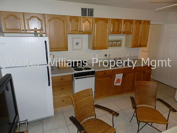 2nd image of 1821 Asturias St
