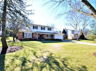 42215 Ladywood Dr, Northville, MI 48168