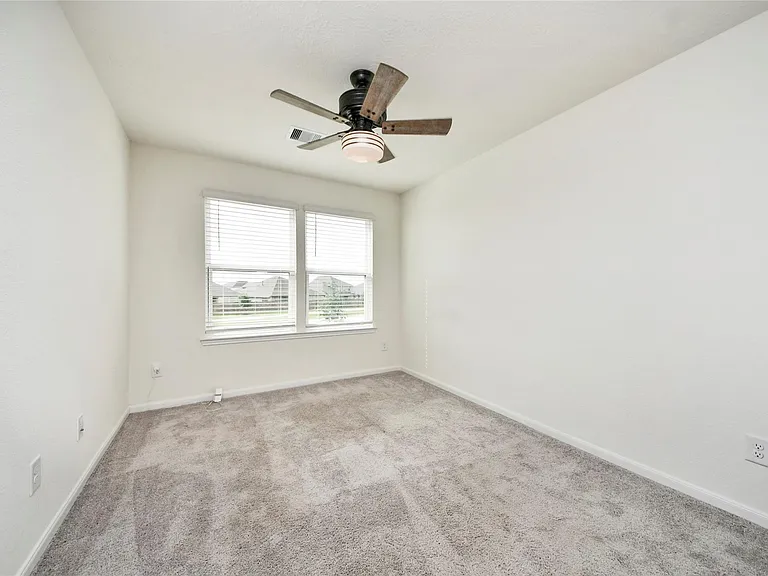 2916 Shimmer Edge Dr — Photo 35
