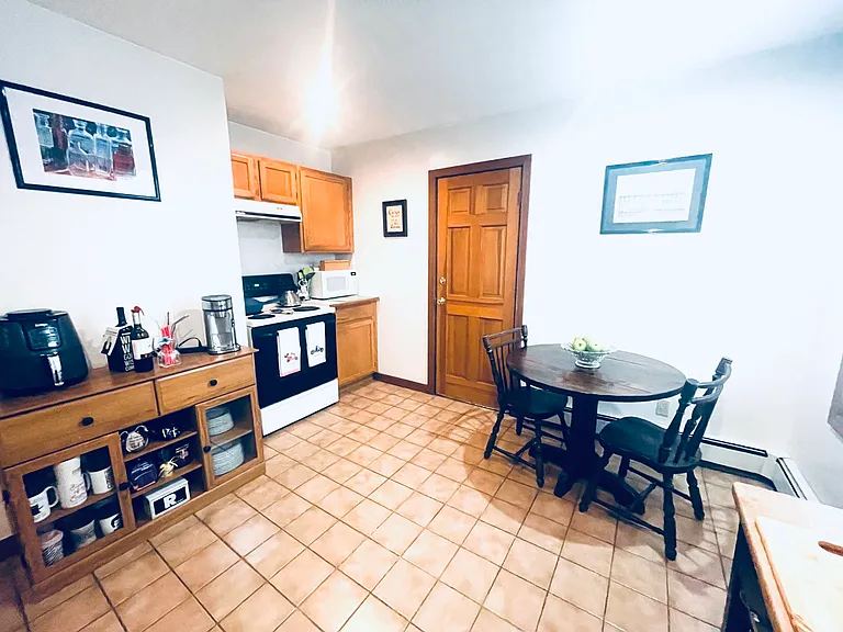608 E 2nd St #1 — Photo 6