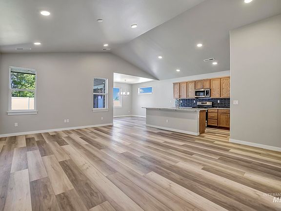 5th image of 172 Centennial Court Block #1-lot 12