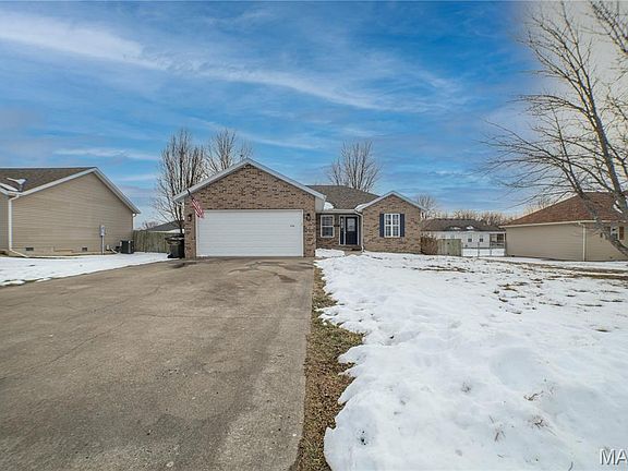 2nd image of 1134 Orchard Dr