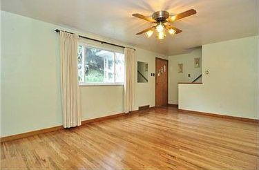 2nd image of 4883 Elmwood Dr