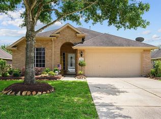 3232 Rippling Falls Ln, Dickinson, TX 77539